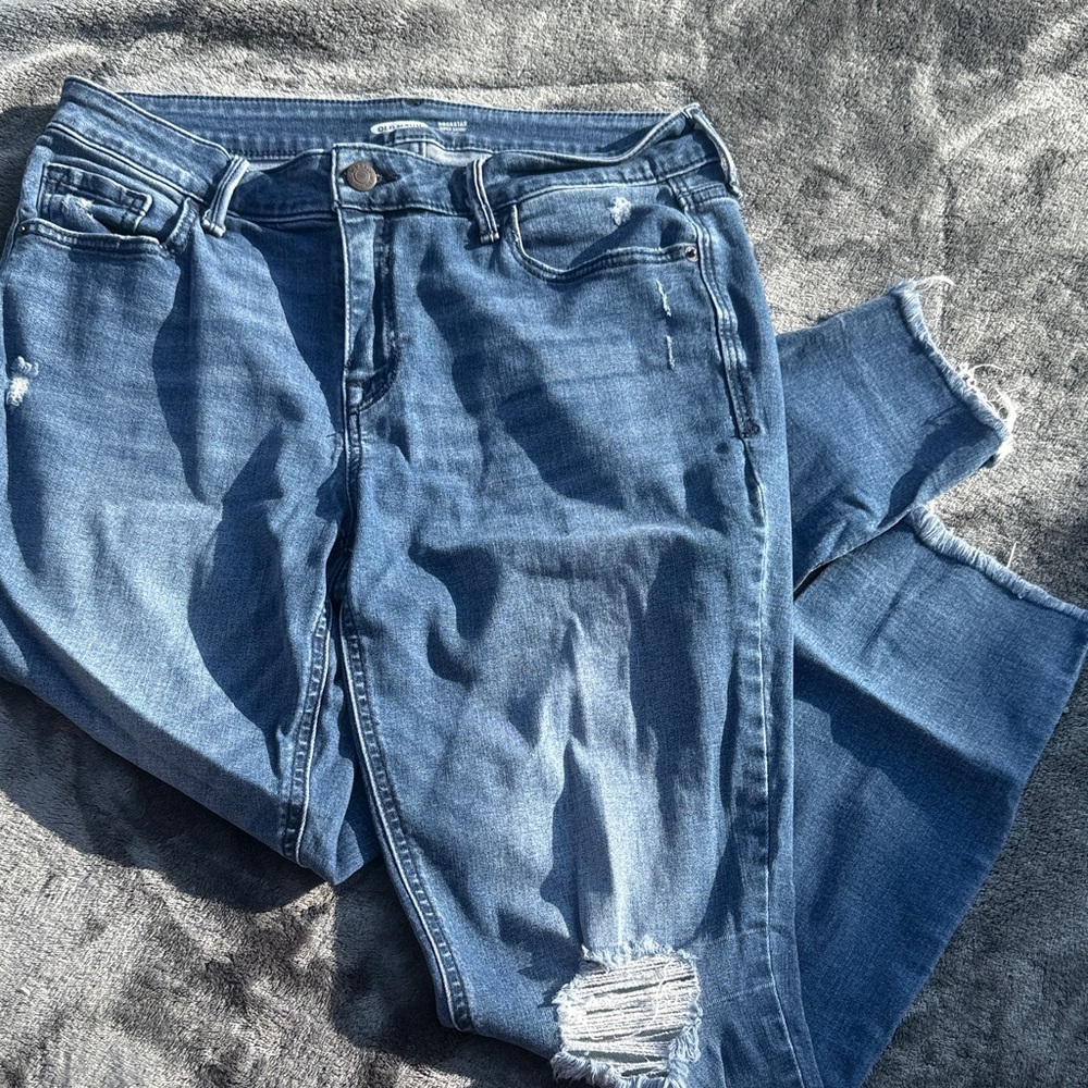 Old Navy Women's Light Blue Ripped Skinny Jeans